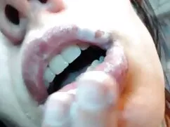 زن برهنه در درب. سکس ...