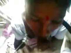 بلند و باریک زن نوجو ...