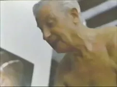 یک مرد در پشت ظاهر م ...