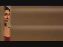 یک مرد ، مودار ، لای ...