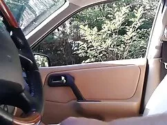 یک مرد, پس از نشستن  ...